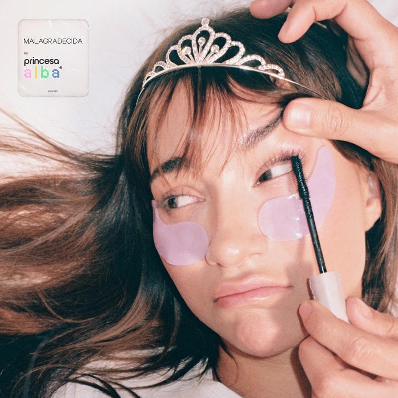 Princesa Alba presenta MALAGRADECIDA, su tercer álbum de estudio, con colaboraciones de Javiera Mena, Gepe, iza tkm y María Daniela y su Sonido Lasser.